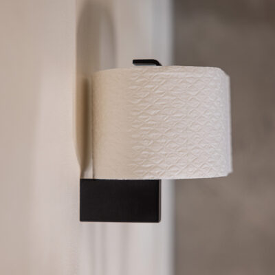 Metallbude Tuali Toiletrulleholder Sort